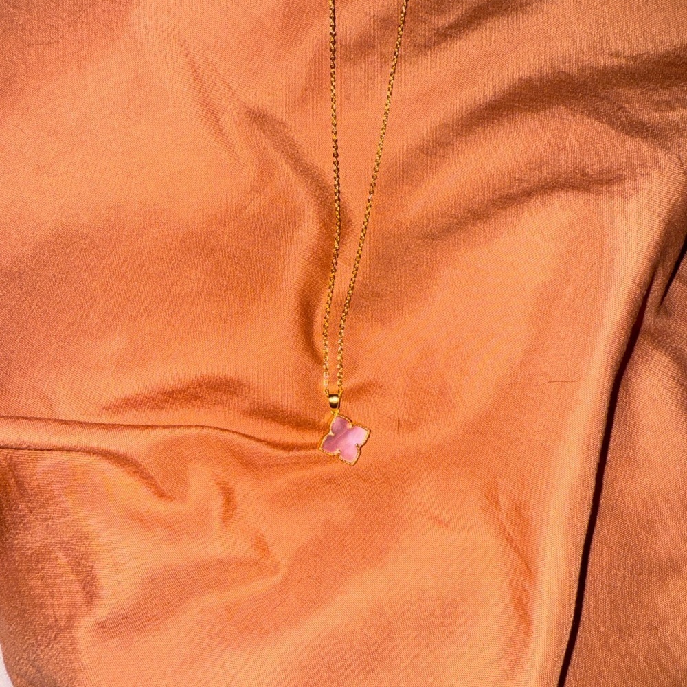 Chic Pink and Gold Clover Necklace